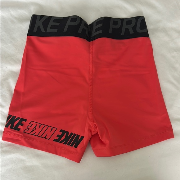Nike Women's Peach Pro Shorts - Picture 2 of 2